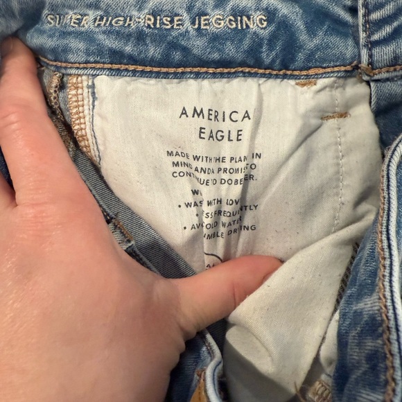 American Eagle Bundle 2 pairs Hi Rise Distressed Jegging Size 2. Light & Medium - Picture 5 of 13